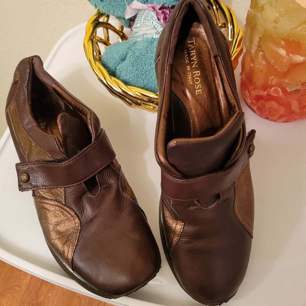 Original Taryn Rose Leather Sneakers/Shoes